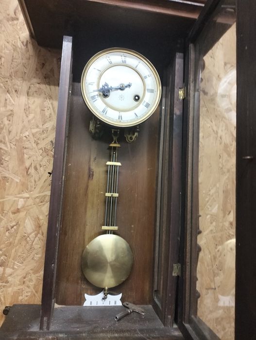 Stary zegar ścienny A6 do regulacji