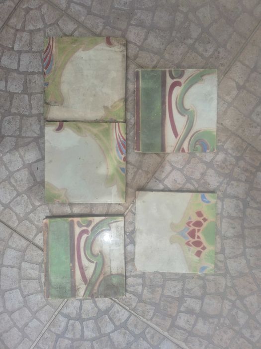Azulejos Antigos de Lisboa (cor verde oliva) – 3 Painéis