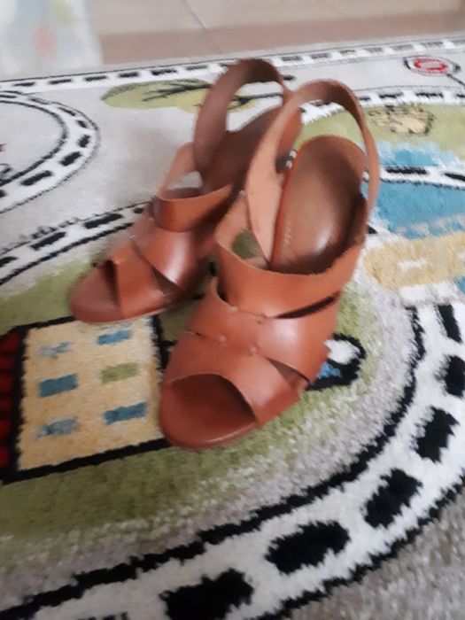 Skórzane buty ZARA ,sandały, szpilki 36