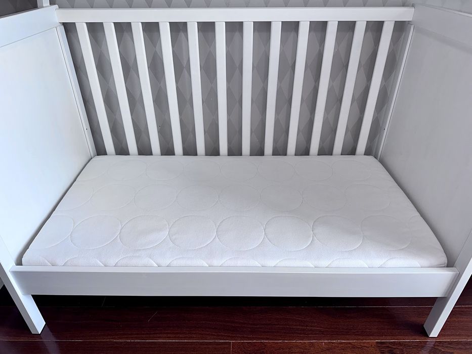 Cama de grades 120x60 para bebé do IKEA