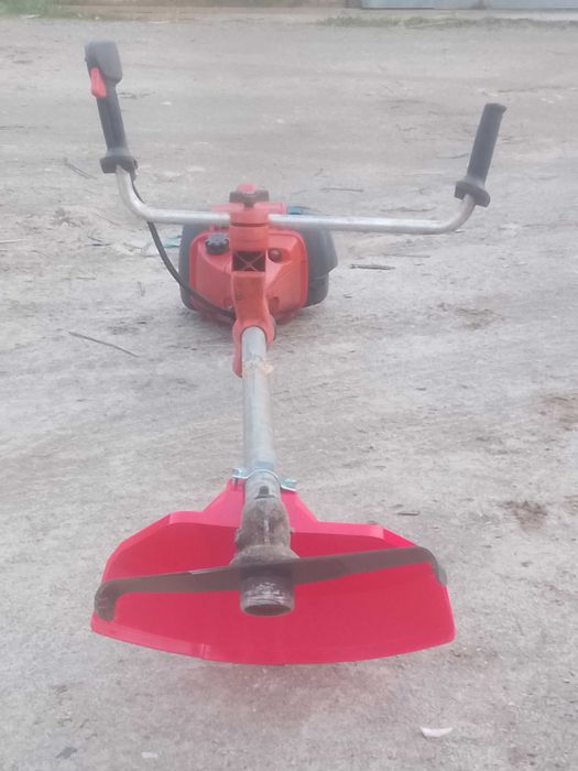 Roçadora Husqvarna  555