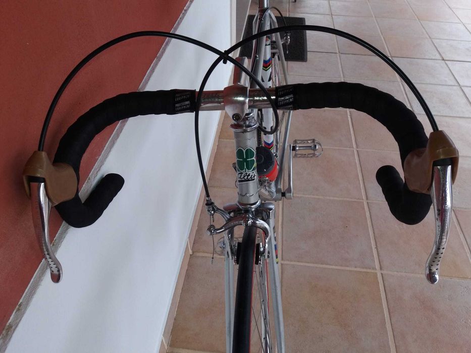 Bicicleta de estrada Altis