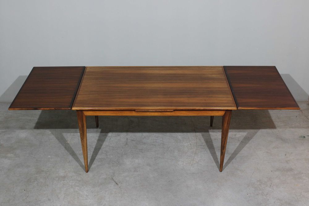 Mesa de jantar extensível Niels O. Moller em pau santo