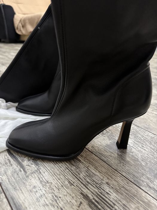 Шкіряні ботфорди Zara