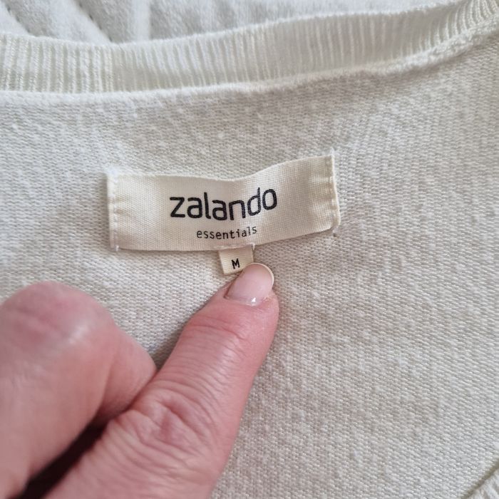 Biały sweter w serek Zalando M offwhite wiskoza