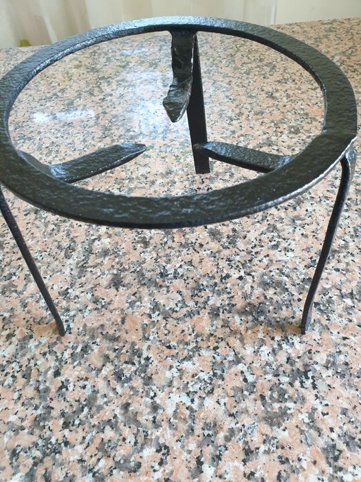 Three-Legged Pot Stand437437457362462721