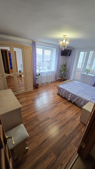 Продаж 3 кімнатна квартира  з ремонтом,  Центральний район, сертифікат