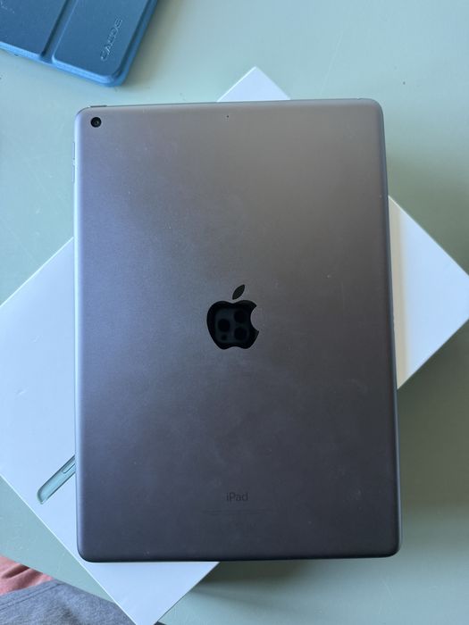 Apple iPad 10.2” 9a Geração 2021 64Gb