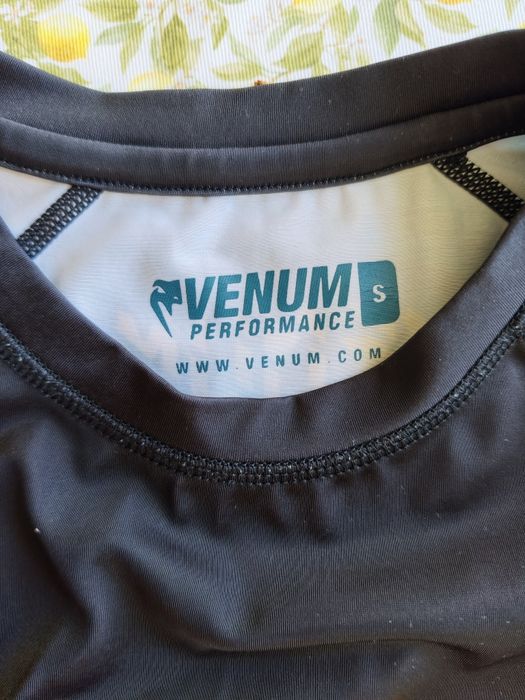 Rashguard Venum Tam S