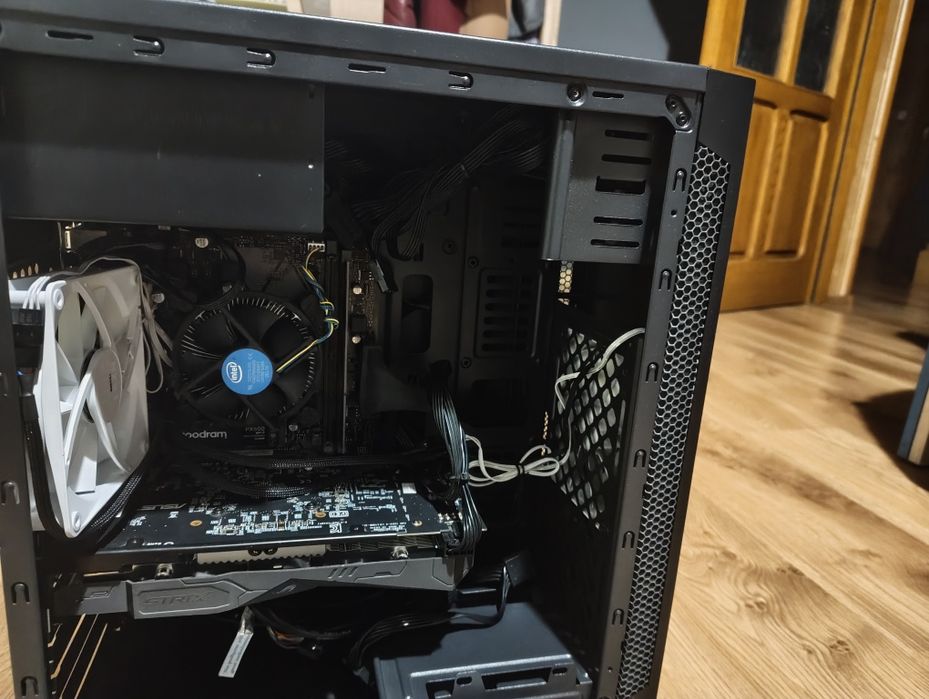 Komputer Intel i3 - 9100f, RX 570