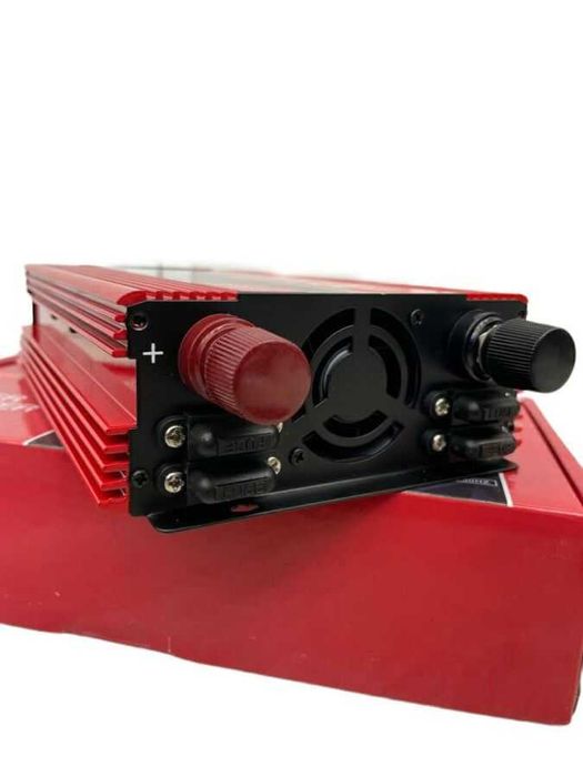 Преобразователь напряжения 1000/2000W Инвертор 12V/220v