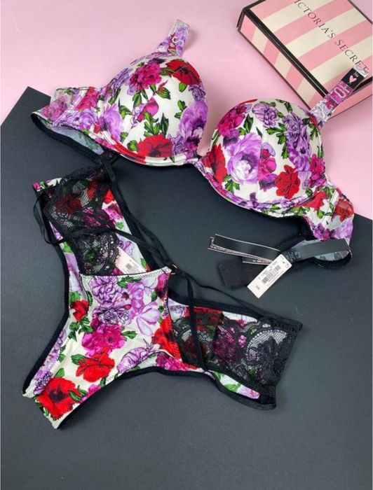 Комплект белья Victoria’s Secret большая чашка C D