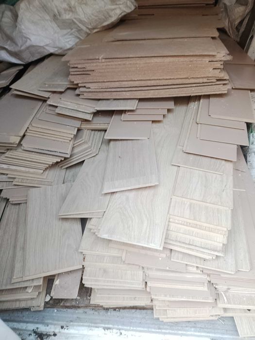 Używane panele podłogowe z podkladami i listwami 45 m2