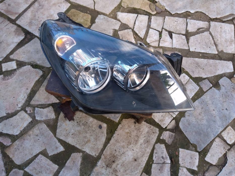 Farol frontal direito Opel Astra