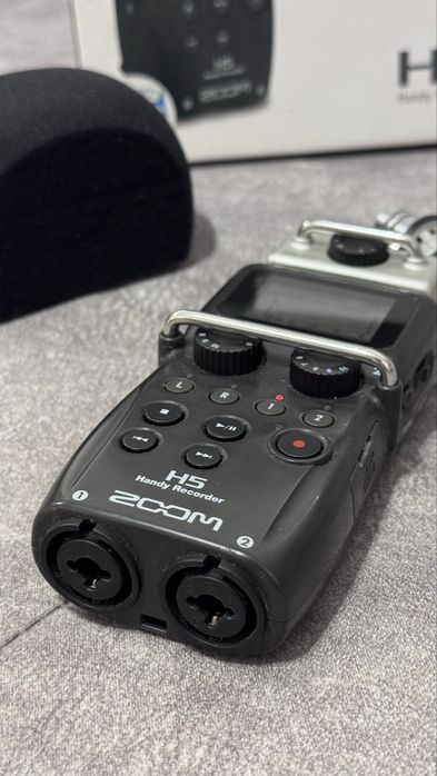 Gravador ZOOM H5 + CARTAO SD 16gb