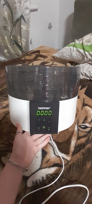 Сушка для фруктів та овочів "Zelmer 520W"