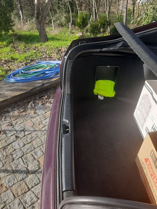 CARINA  E  1600 toyota