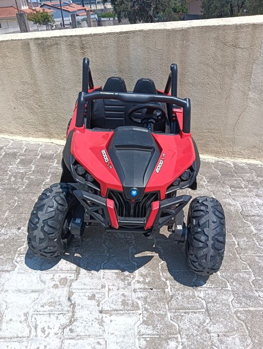 Carro de brinquedo
