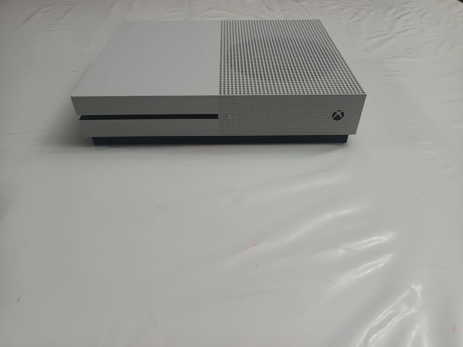 Xbox One S + Jogos + Acessórios