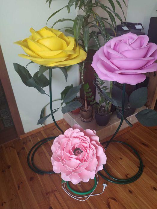 Желтая роза,торшер