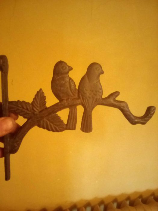 Żeliwna ozdoba Wieszak