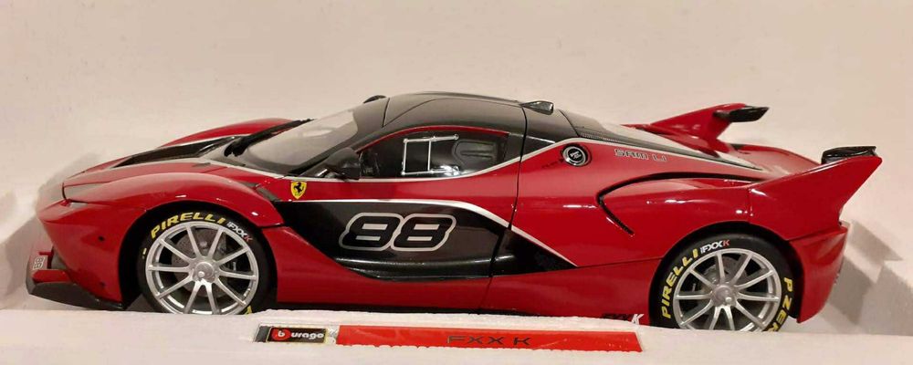 1/18 Ferrari FXX-K#88 - Burago signature