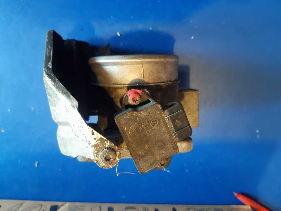 Przepustnica powietrza Vw Passat B4 Golf 526'021 061M 2.8 VR6