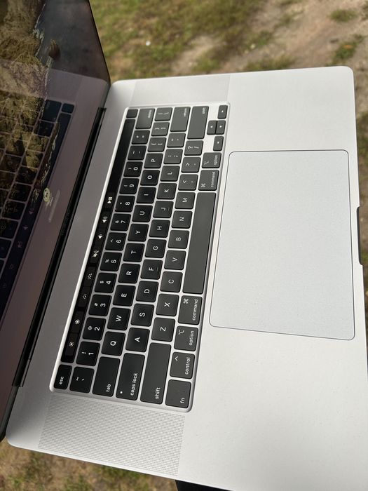 MacBook Pro 16" A2141 / i9 / 16 GB / 512 GB