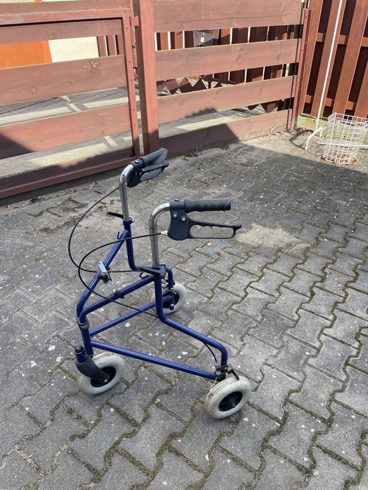 Balkonik chodzik trójkołowy