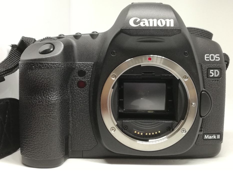 Canon EOS 5D Mark II + Canon EF 28-80mm II (DSLR fullframe profiss.)