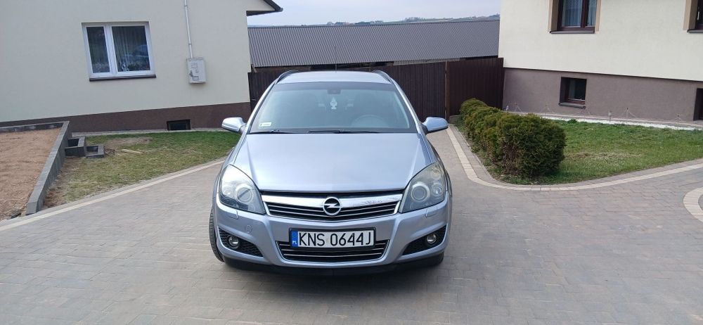 OPEL   ASTRA  H  1.8  benzyna +lpg