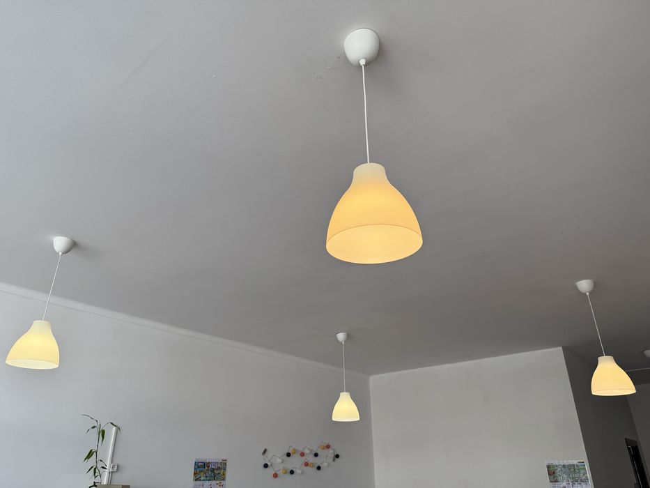 Pequenos móveis diversos