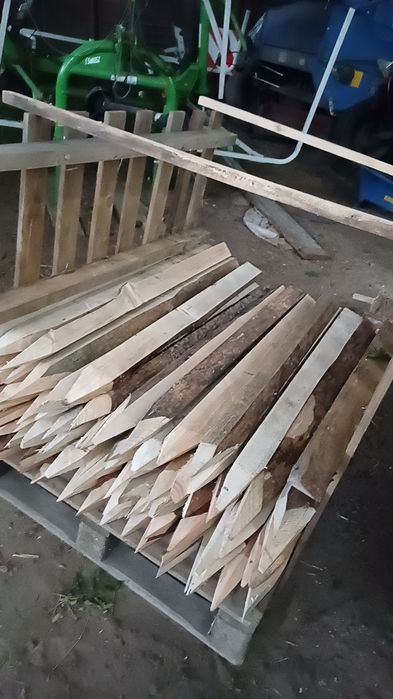 Drewniane słupki do pastucha