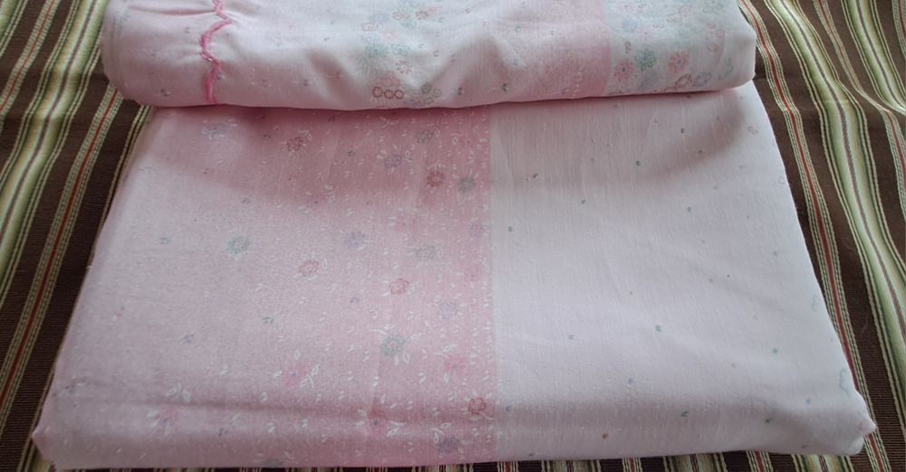 Jogo de lençóis casal, tons rosa 260x200cm
Usados, mas em bom estado