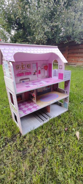 Domek dla lalek drewniany