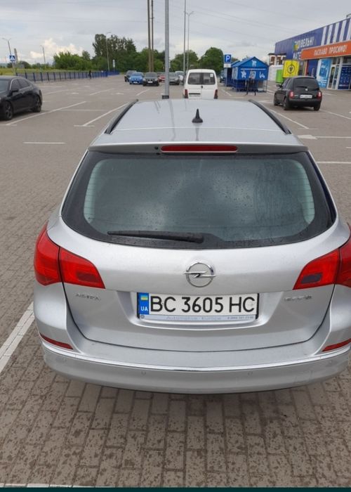 Продам opel astra j 2013 року