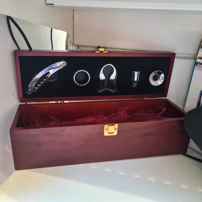 Kit Vinho Samsung – Caixa Madeira com 5 Peças