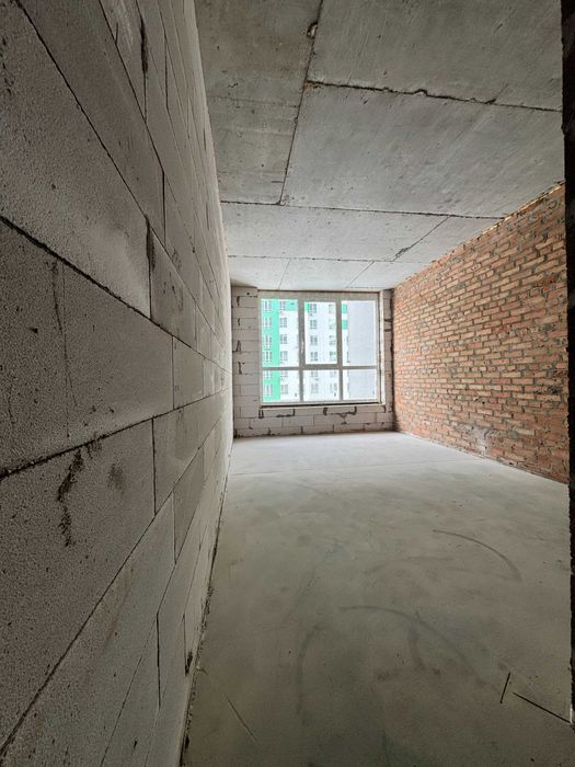 Велика 1-кімнатна квартира з гардеробом біля Центрального Парку