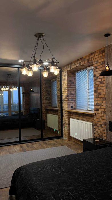 Видовий пентхаус з авторським ремонтом! Центр!