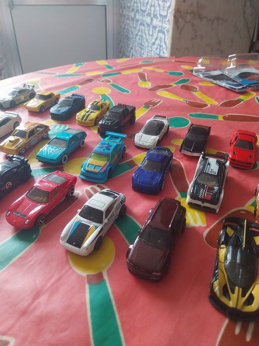 Hot wheels vários