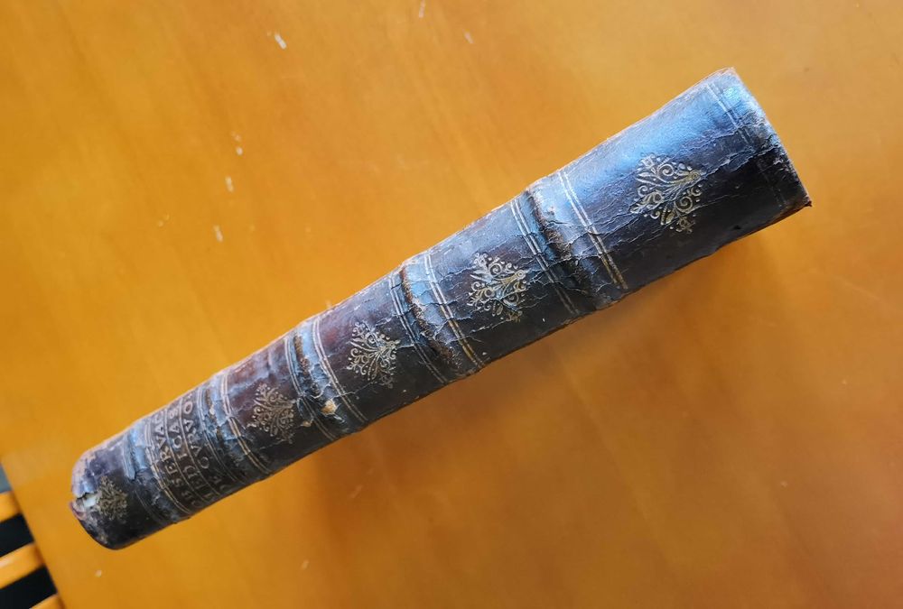 Observaçoens Medicas Doutrinaes de Cem caos Gravíssimos. Joam Curvo Se