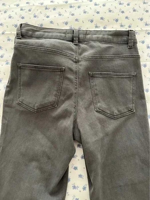 Calças cinzentas Primark tamanho 40