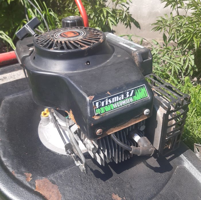 Блок двигуна газонокосарки