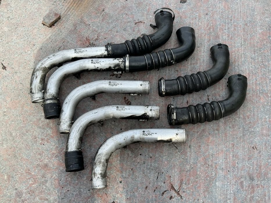 Патрубок інтеркулера 3.0 tdi Audi a6 c6 059145731 AK интеркулера 2.7