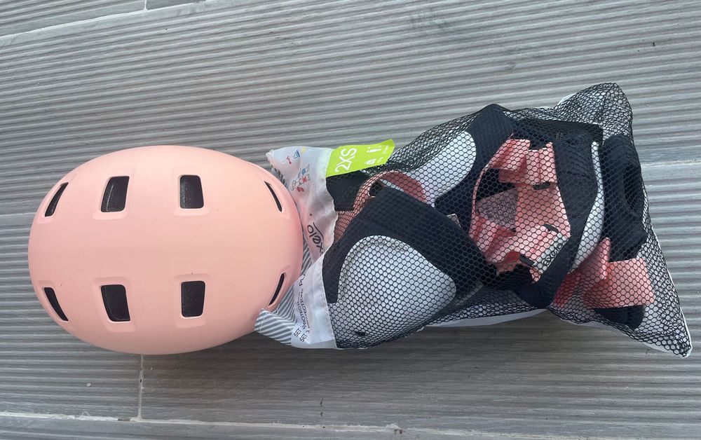 Capacete e proteção para criança