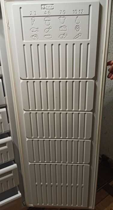 Продам Морозильную Камеру No Frost Indesit