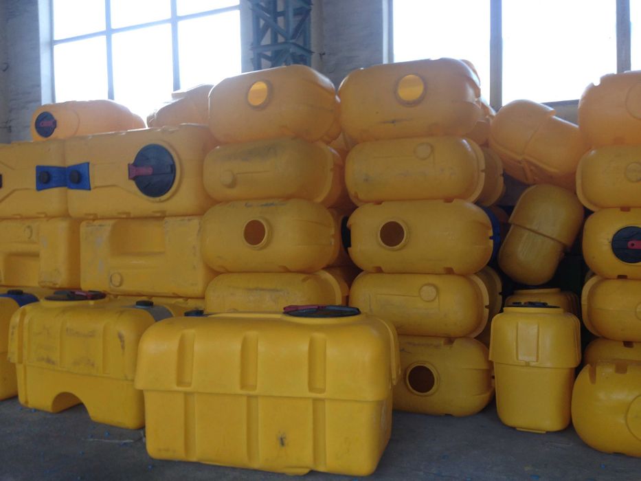 Бочка обприскувача оприскувача поліетіленнова пластикова ємність бак