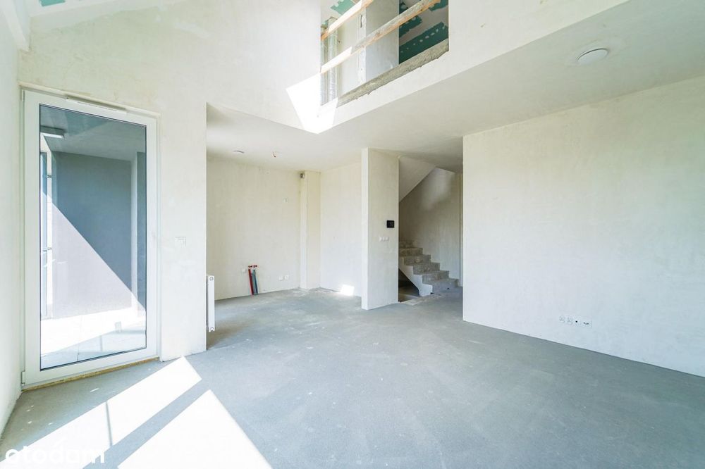 Dwupoziomowy,4-pokojowy apartament z antresolą