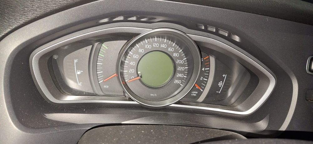 Volvo v40 ano 2016 para pecas