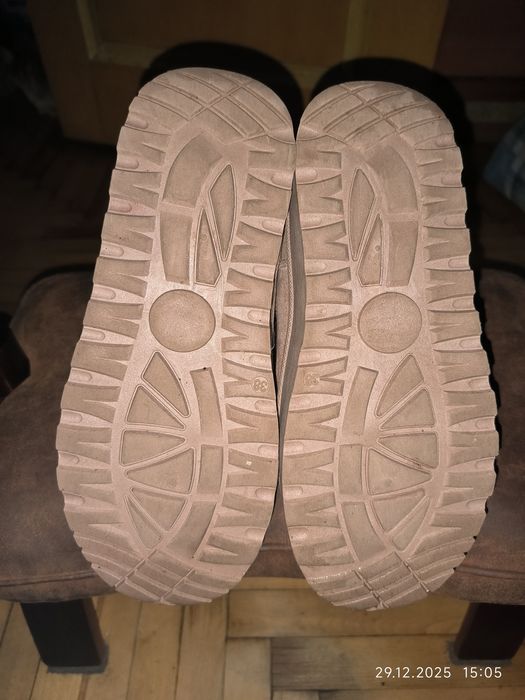 Женские укороченные угги